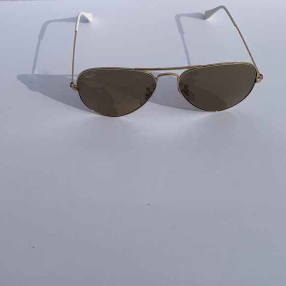 New Ray-Ban Sunglasses - Picture 2 of 4